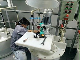 供应深圳某环保新材料公司56套防腐浮球液位计-安装调试