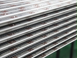 磁翻板液位计面板如何选择？