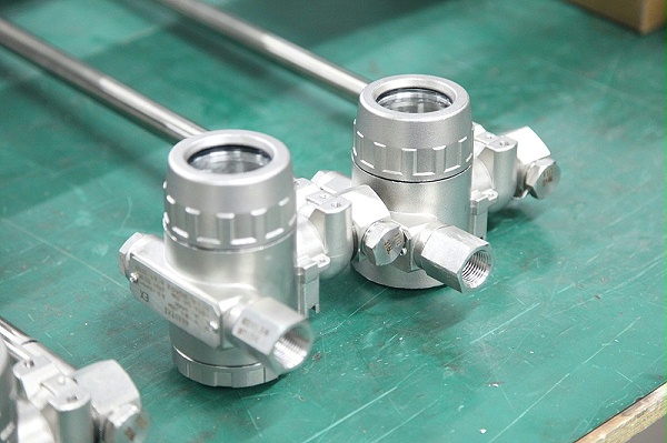 磁翻板液位变送器